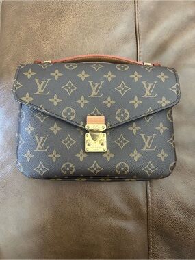 Louis Vuitton Pochette Métis